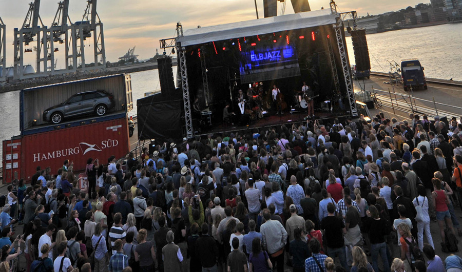 Jazz- oder Auto-Festival. Foto: Quelle neue musikzeitung (Spahrbier)