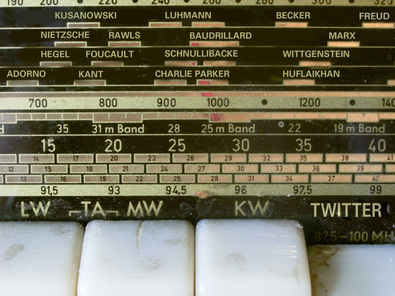 Mehr über den Artikel erfahren Der Radio gibt sich auf