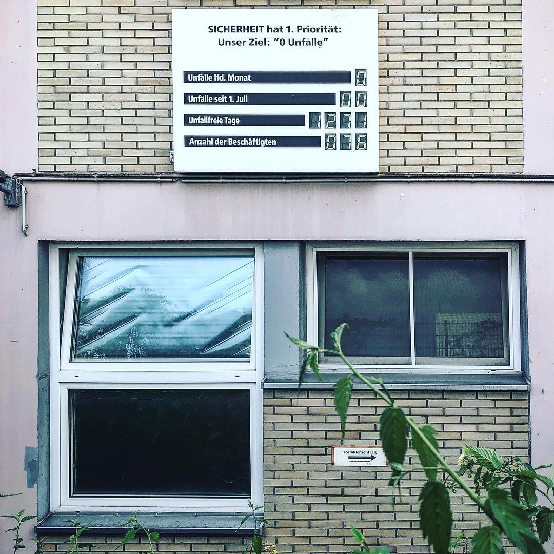 Mehr über den Artikel erfahren Wenn unsaubere Informationen in rechte Netzwerke kippen – die Sache mit dem sogenannten „Quellenlexikon der Musik“